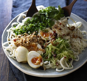 Chicken and egg udon noodle salad Chicken and egg udon noodle salad